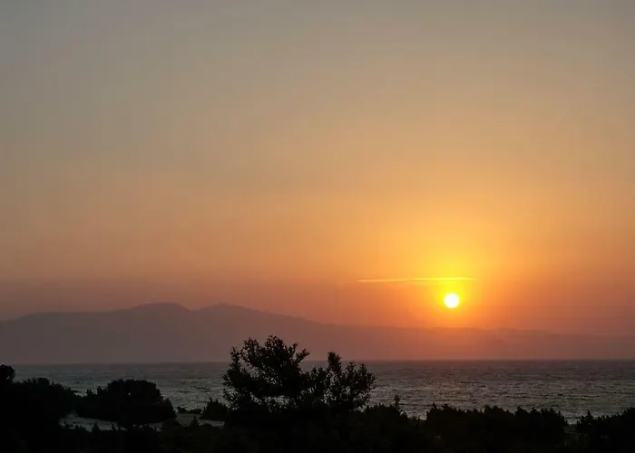 Villa Cedar Forest Alyko Oceanfront 4br With Private Heated Pool & Access Aliko Beach